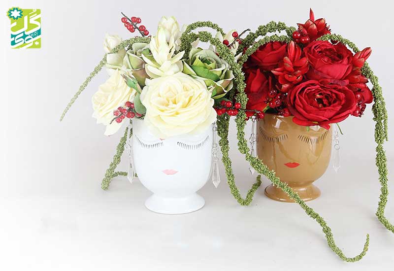 گل آرایی گل های مصنوعی با گلدان های سلفی